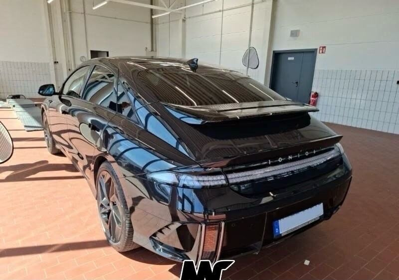 Blå Hyundai Ioniq 6 fra 2024