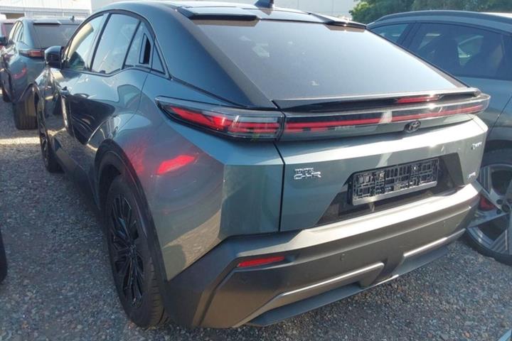 Sort Toyota C-HR+ fra 2026