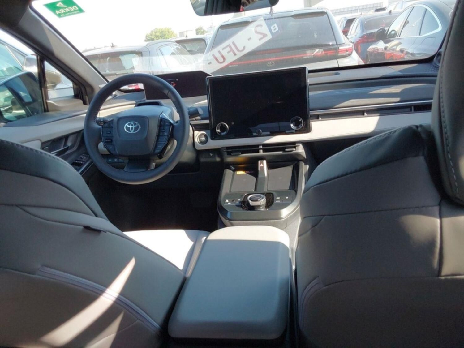 Sort Toyota C-HR+ fra 2026