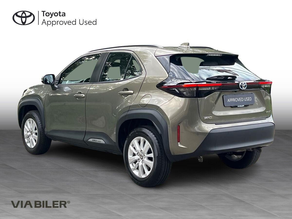 Bronze Toyota Yaris Cross fra 2023