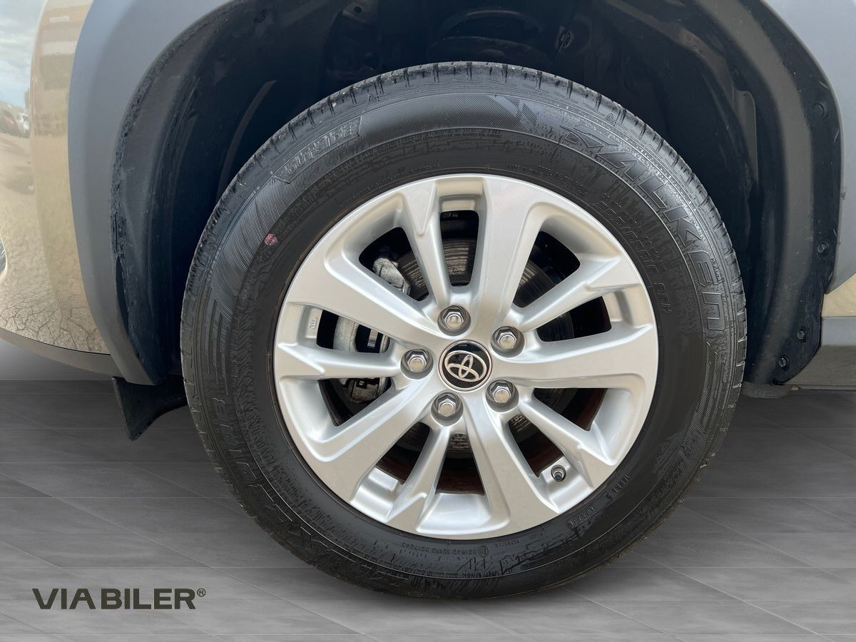 Bronze Toyota Yaris Cross fra 2023