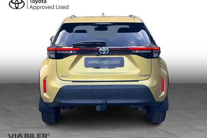 Gul Toyota Yaris Cross fra 2023