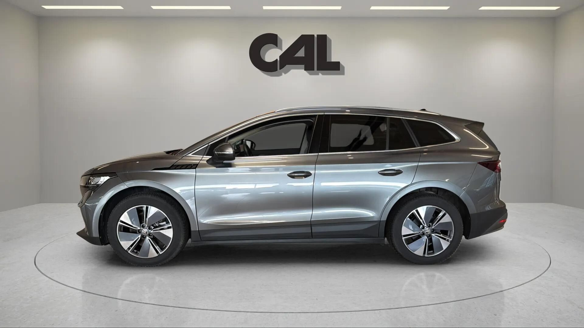 Grå Skoda Enyaq fra 2025