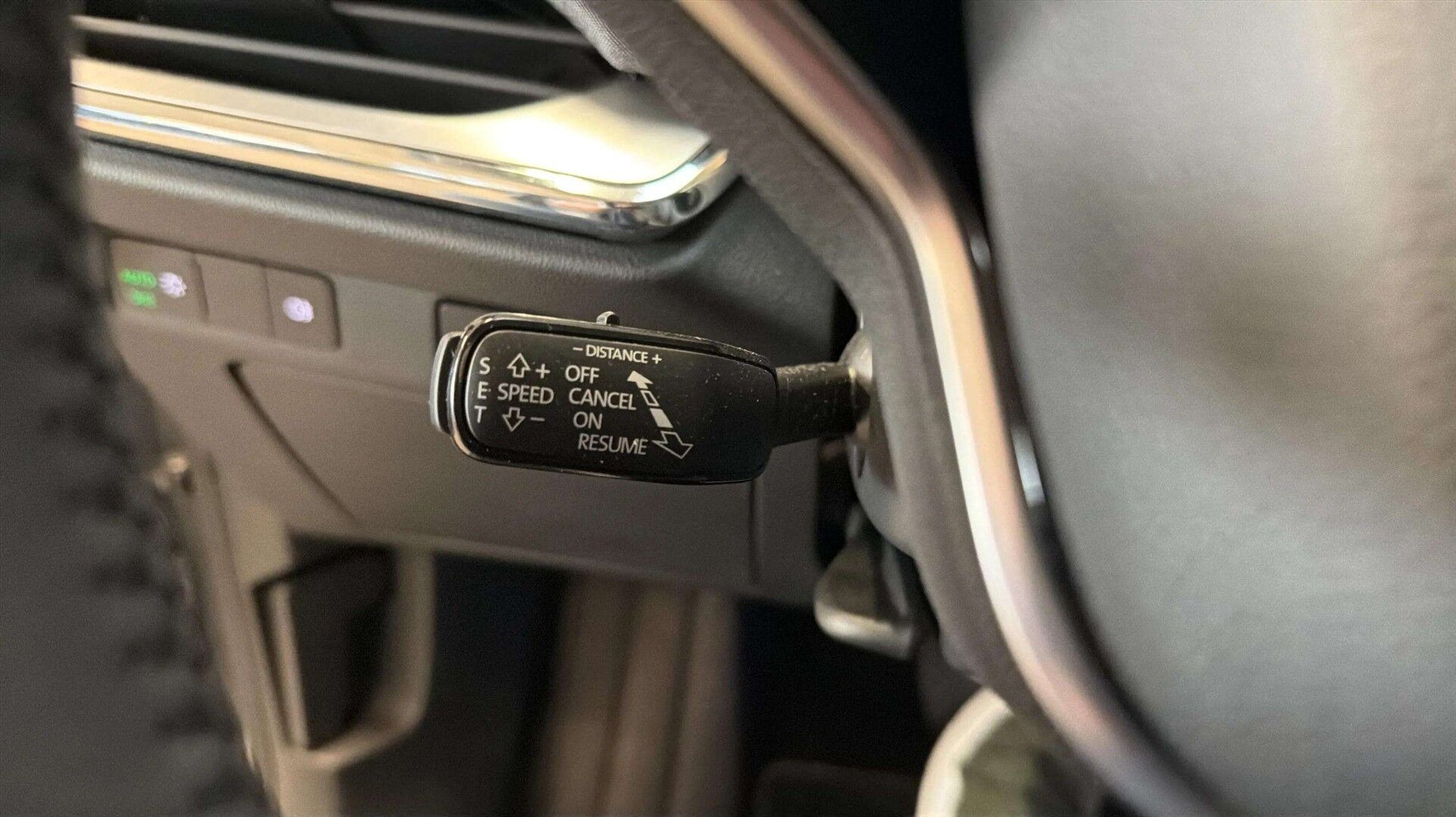 Grå Skoda Enyaq fra 2025