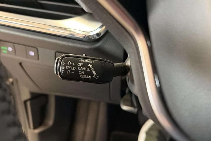 Grå Skoda Enyaq fra 2025