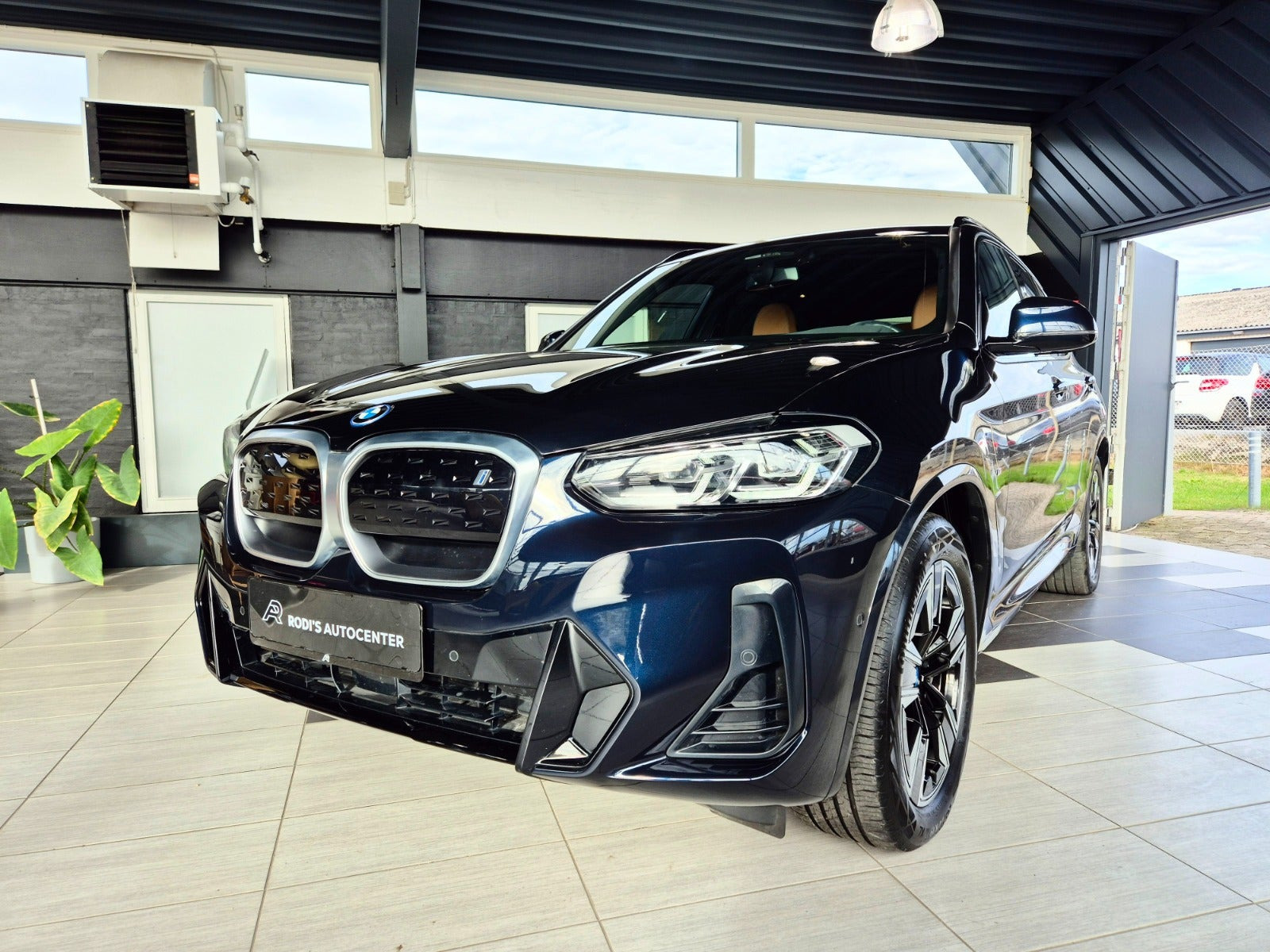 BMW iX3 Charged M-Sport
