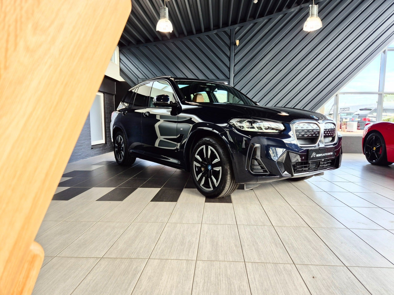 Sort BMW iX3 fra 2023