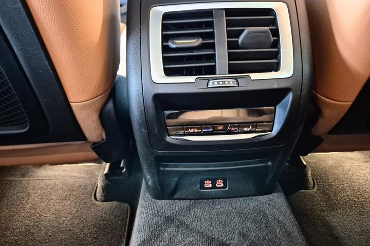 Sort BMW iX3 fra 2023