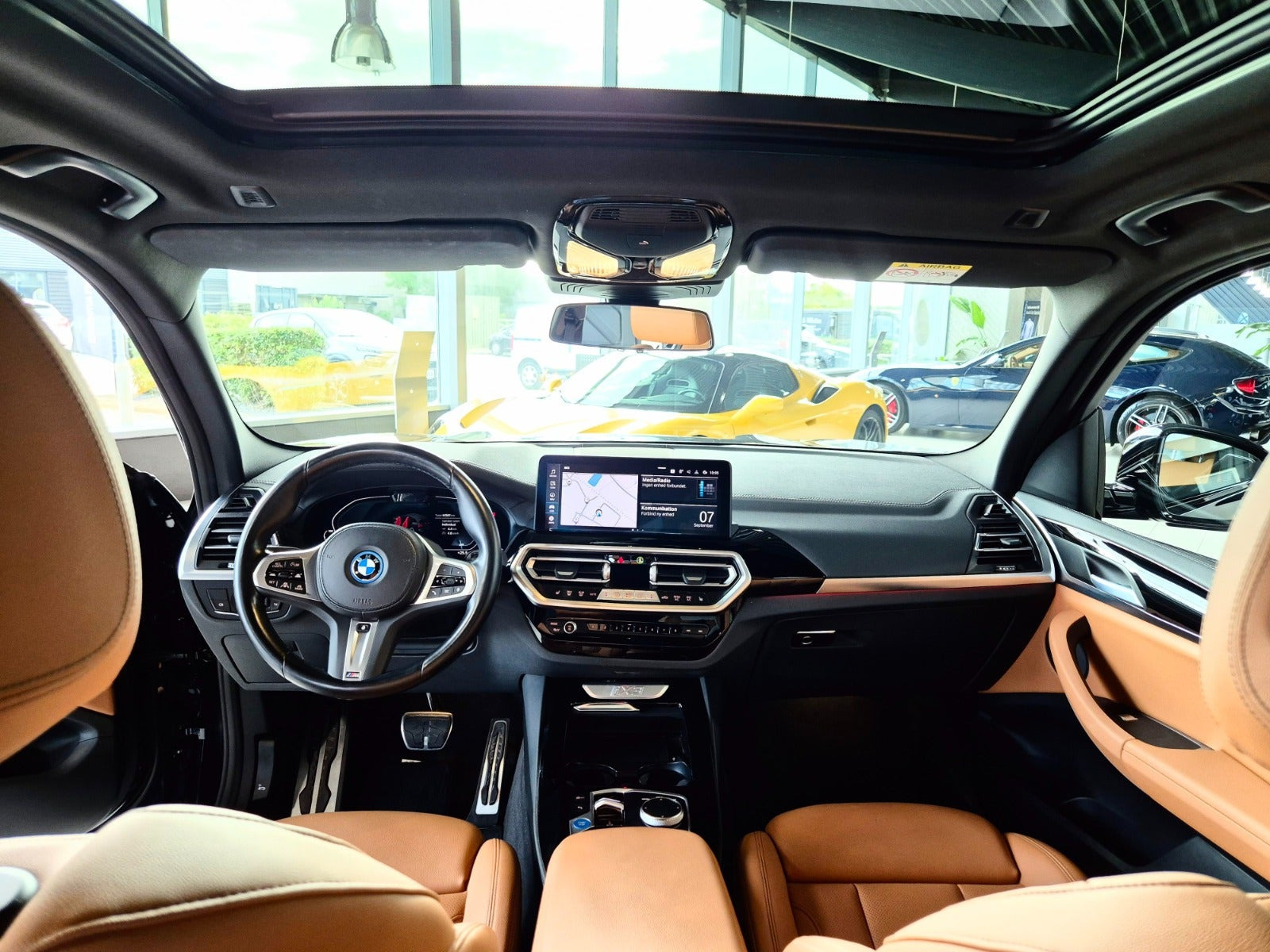Sort BMW iX3 fra 2023