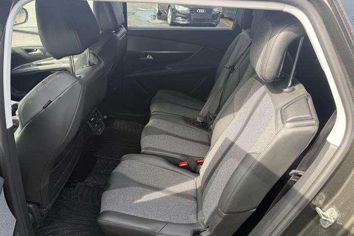 undefined Peugeot 2008 fra 2021