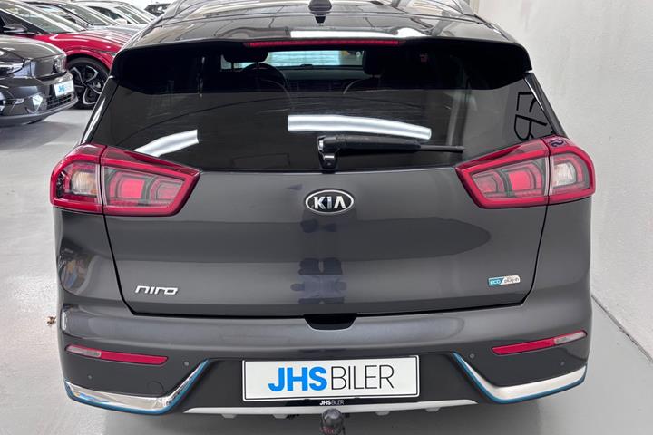 Grå Kia Niro fra 2019