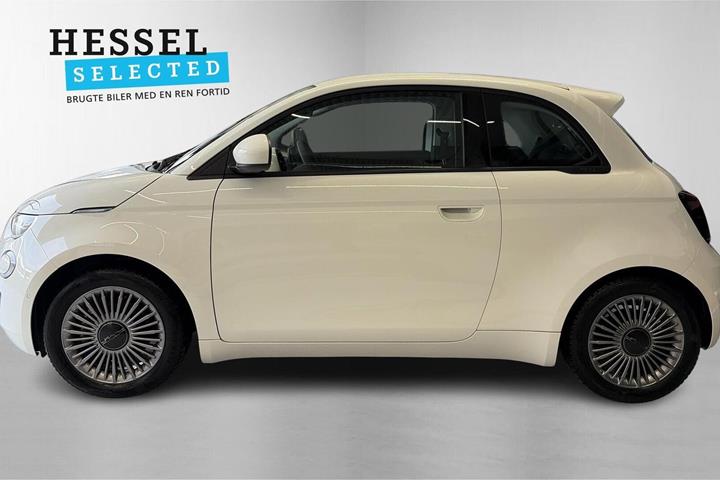 Hvid Fiat 500e fra 2024