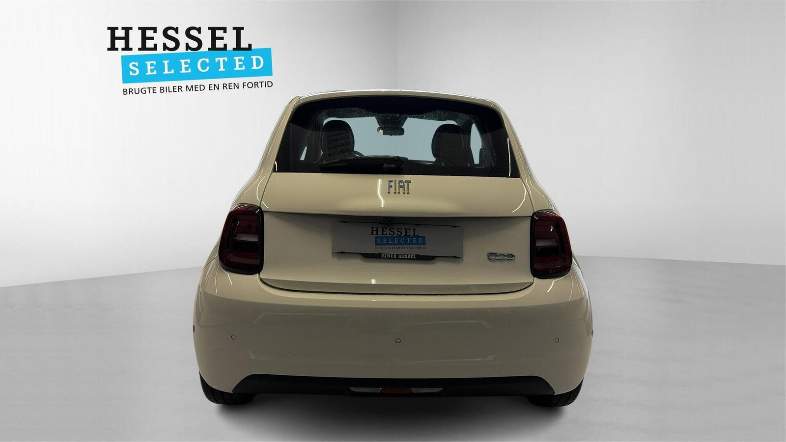 Hvid Fiat 500e fra 2024