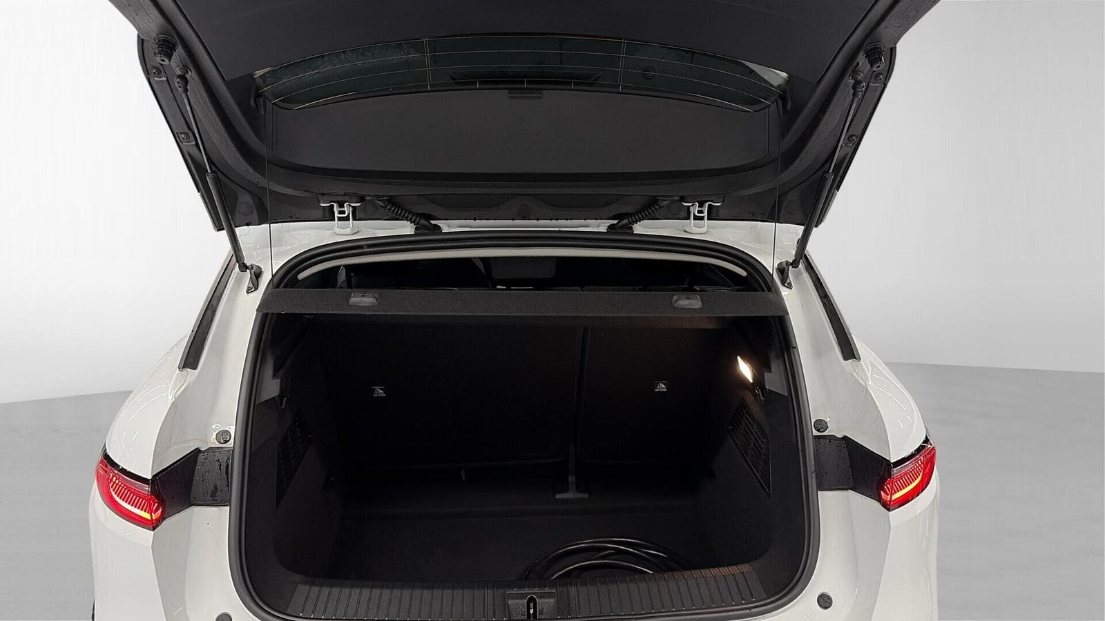 Hvid Renault Megane E-Tech fra 2023