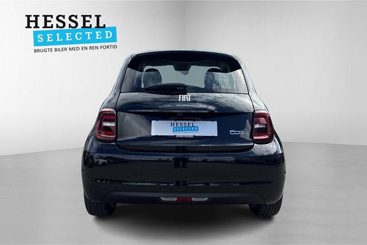 Sort Fiat 500e fra 2024