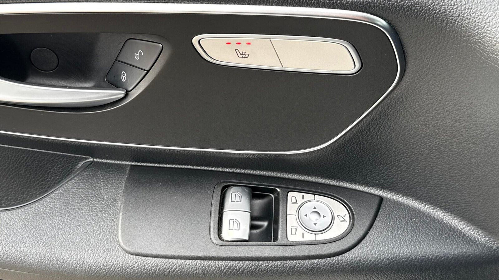 Hvid Mercedes Vito 114 fra 2022