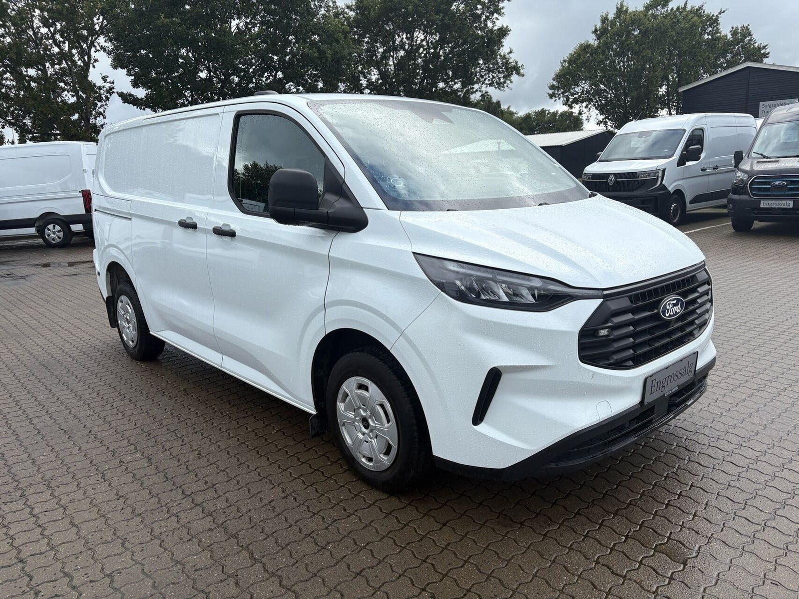 Hvid Ford Transit Custom 320 L1 fra 2025