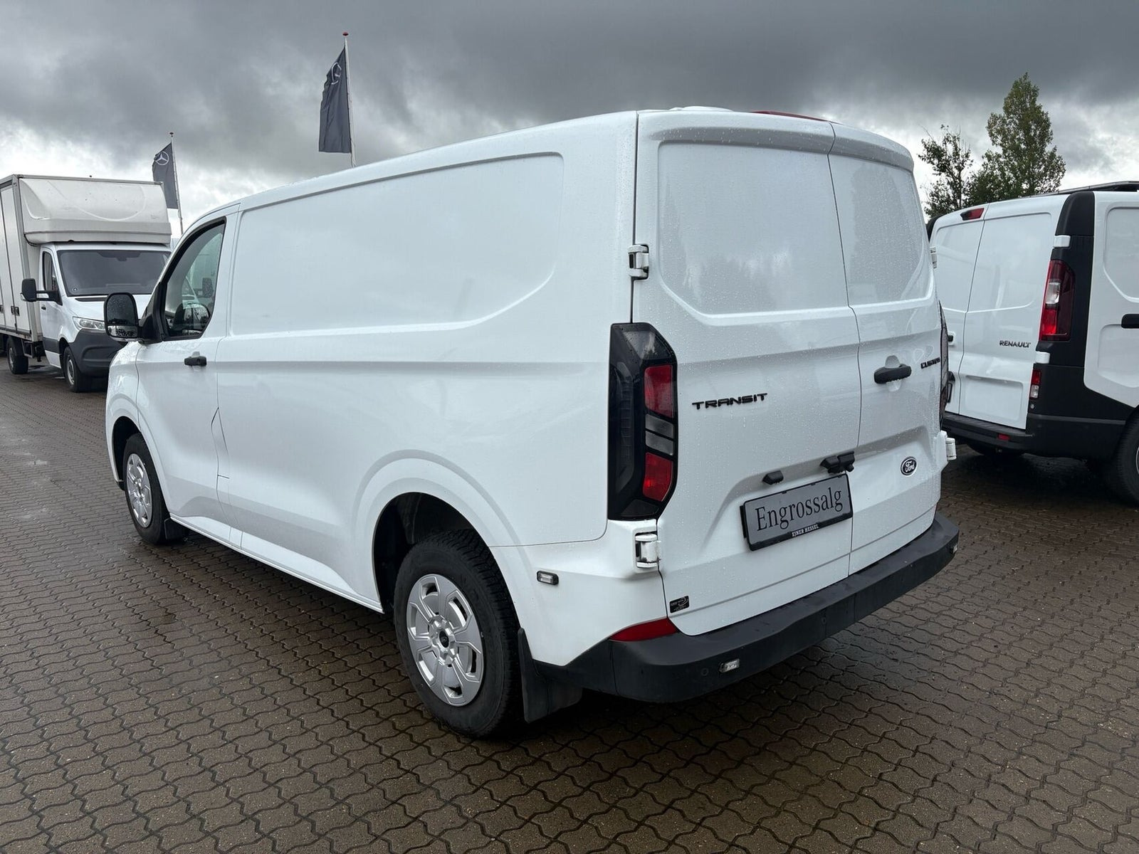 Hvid Ford Transit Custom 320 L1 fra 2025