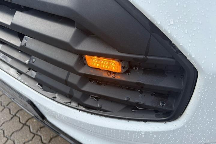 Hvid Ford Transit Custom 320 L1 fra 2025