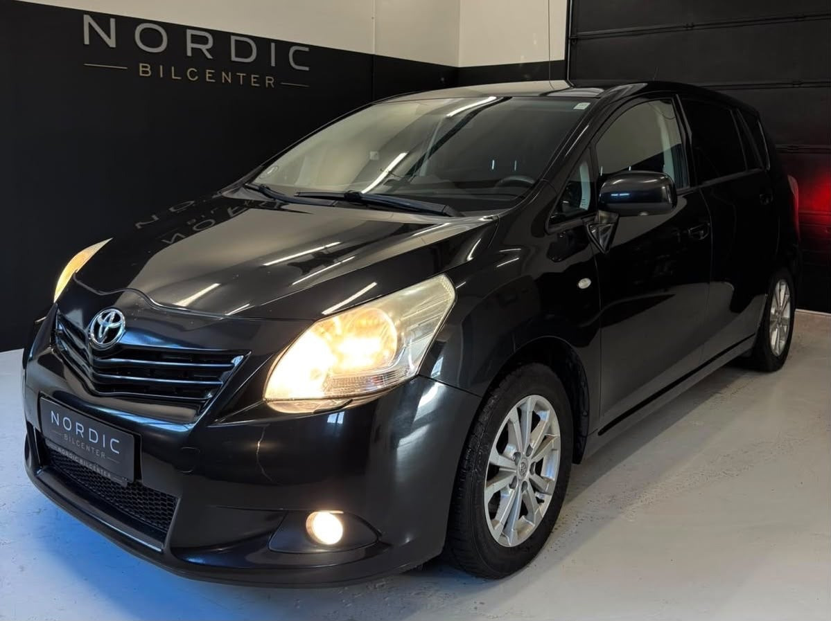 Toyota Verso 1,8 TX Skyview 7prs