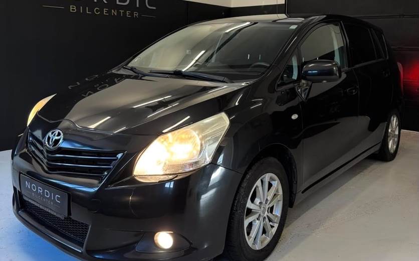 Toyota Verso 1,8 TX Skyview 7prs