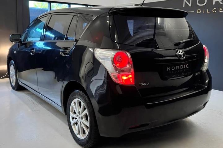 undefined Toyota Verso fra 2012
