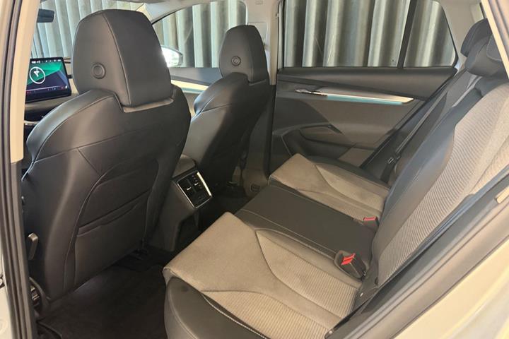 Sølv Skoda Enyaq fra 2021