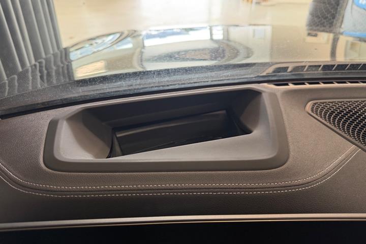 Sort BMW i4 fra 2022