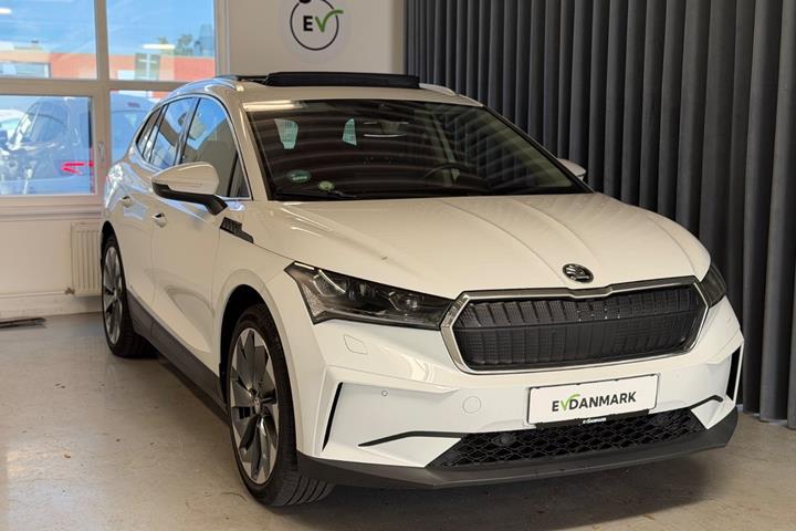 Hvid Skoda Enyaq fra 2022