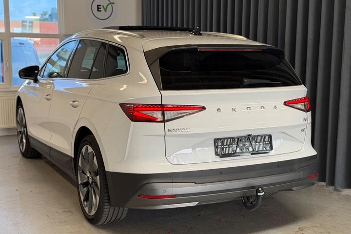 Hvid Skoda Enyaq fra 2022