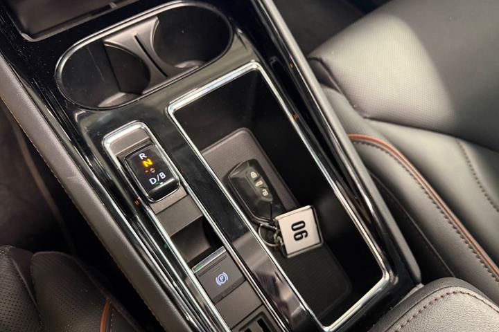 Hvid Skoda Enyaq fra 2022