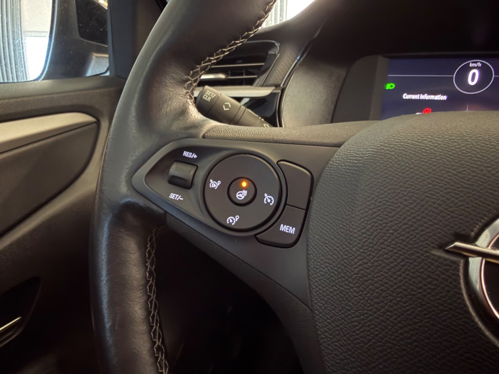 Hvid Opel Corsa-e fra 2020