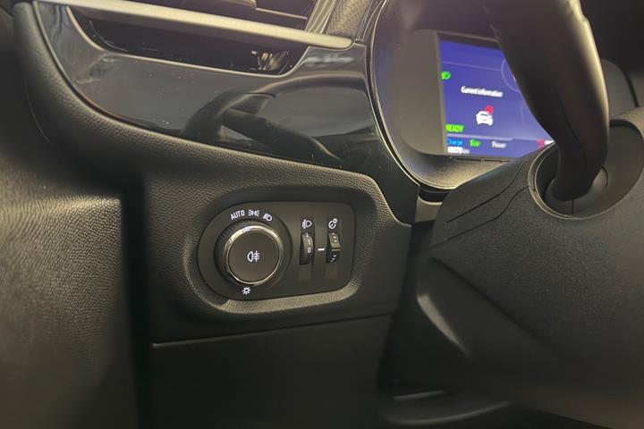 Hvid Opel Corsa-e fra 2020