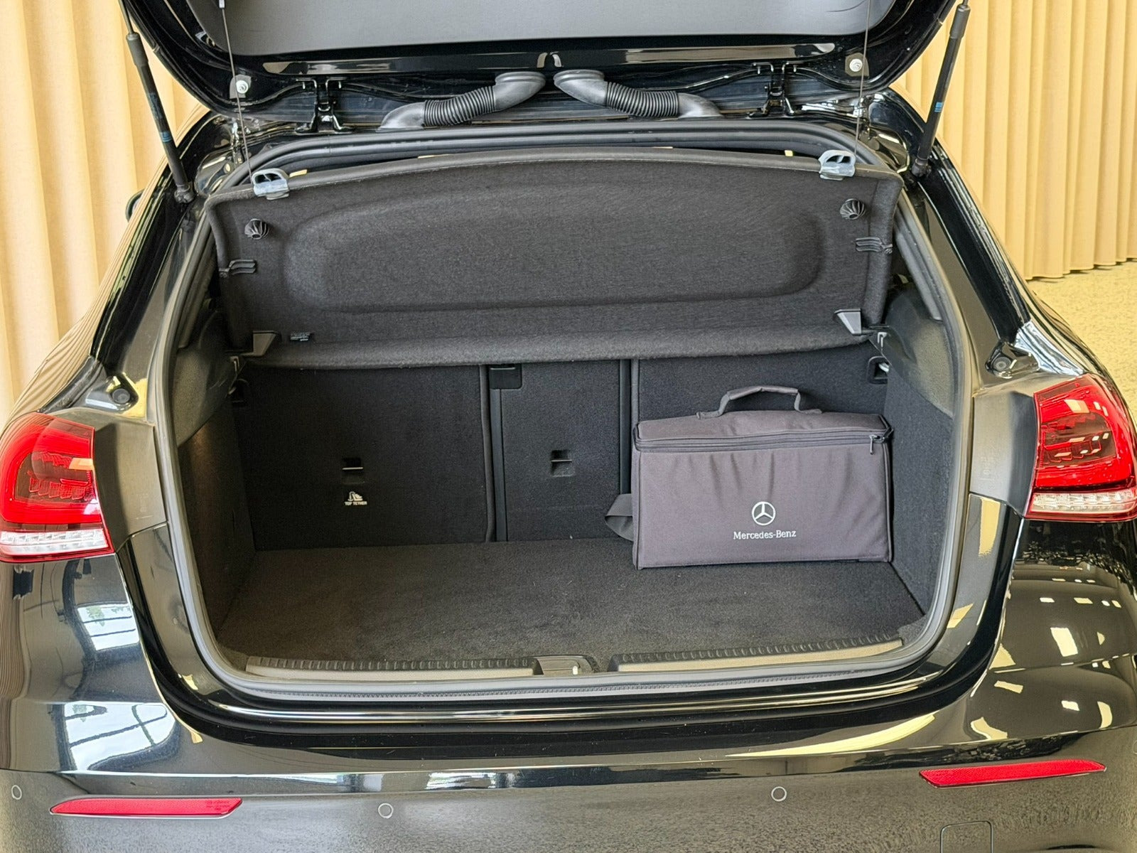 Sort Mercedes A250 e fra 2021