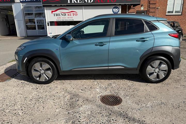 Blå Hyundai Kona fra 2020