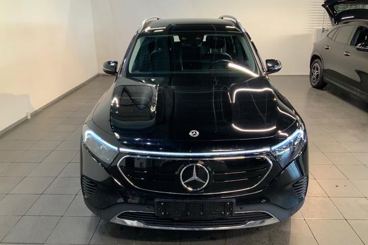 Sort Mercedes EQB250 fra 2023