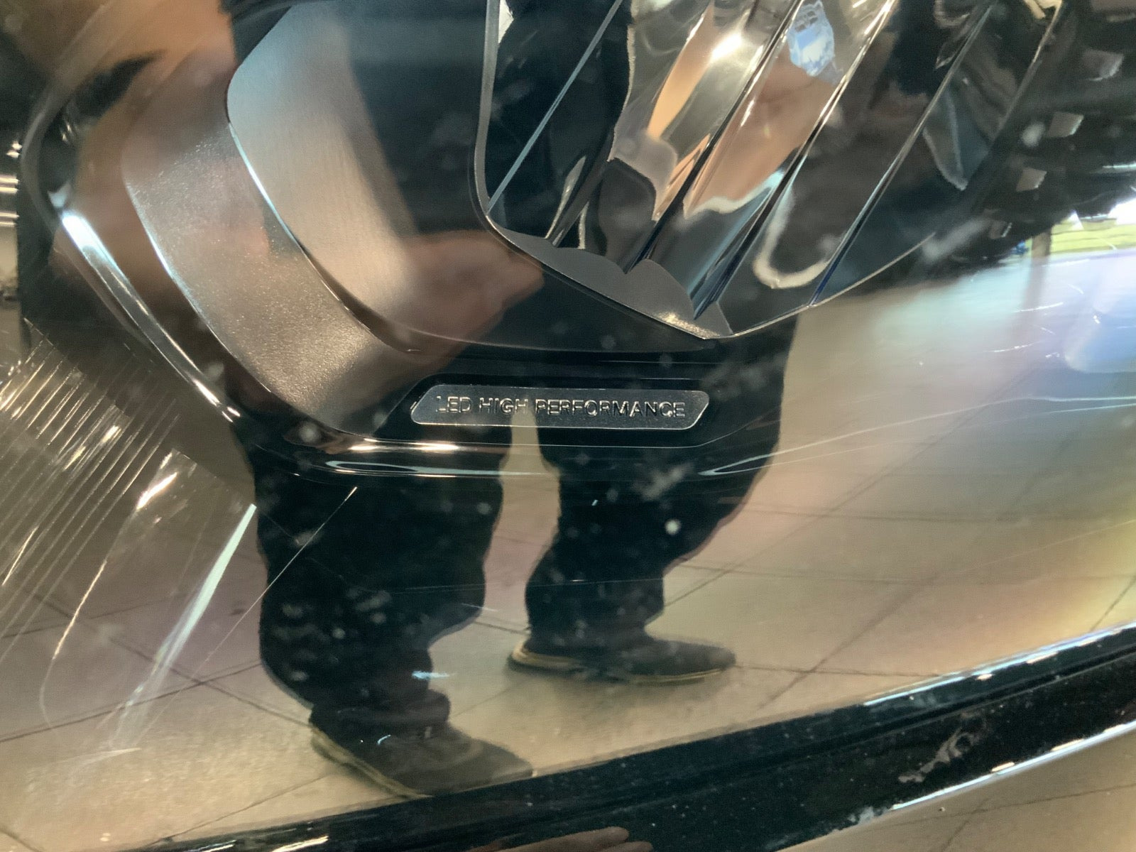 Sort Mercedes EQB250 fra 2023