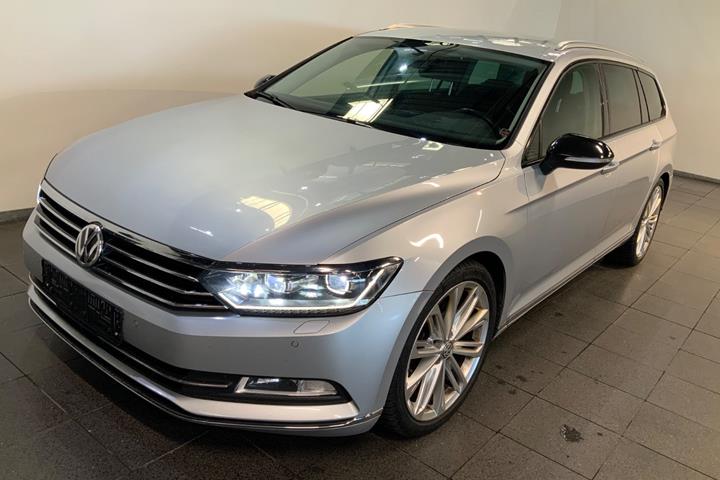 Sølv VW Passat fra 2017