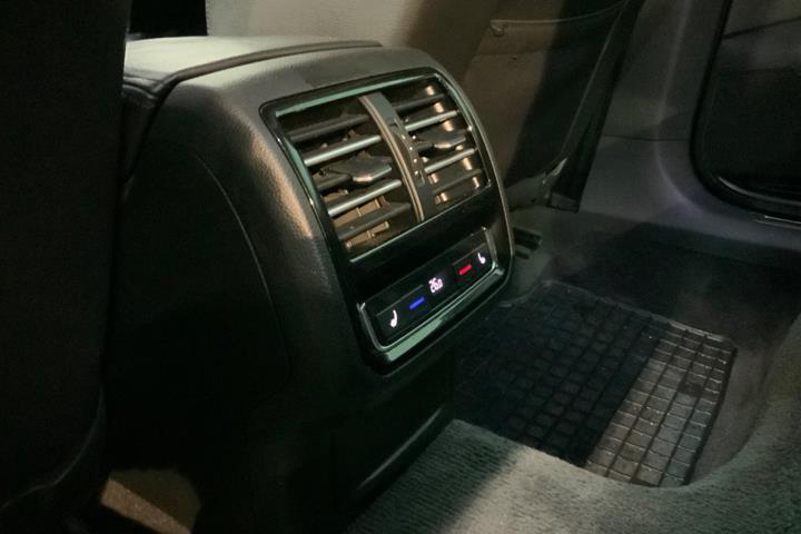 Sølv VW Passat fra 2017
