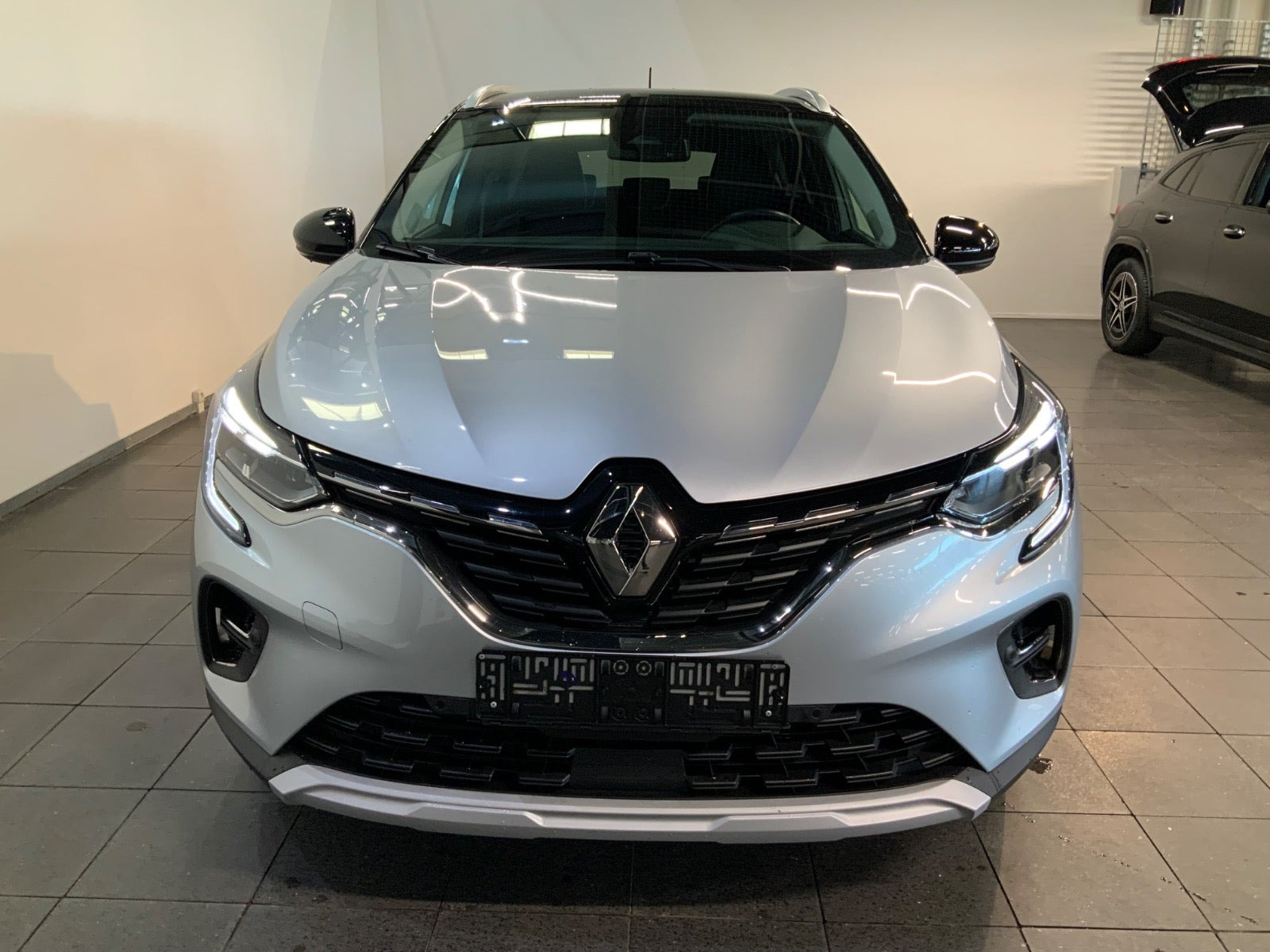 Sølv Renault Captur fra 2022