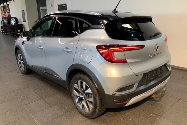 Sølv Renault Captur fra 2022