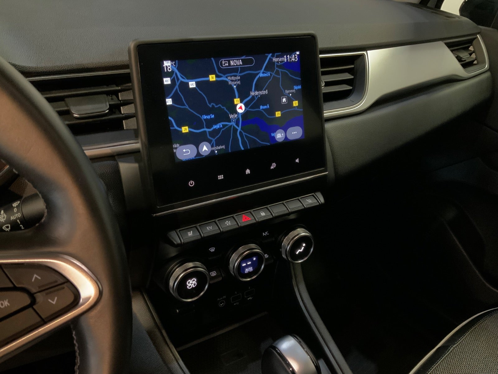 Sølv Renault Captur fra 2022