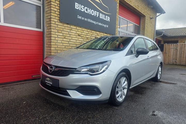 Sølv Opel Astra fra 2021