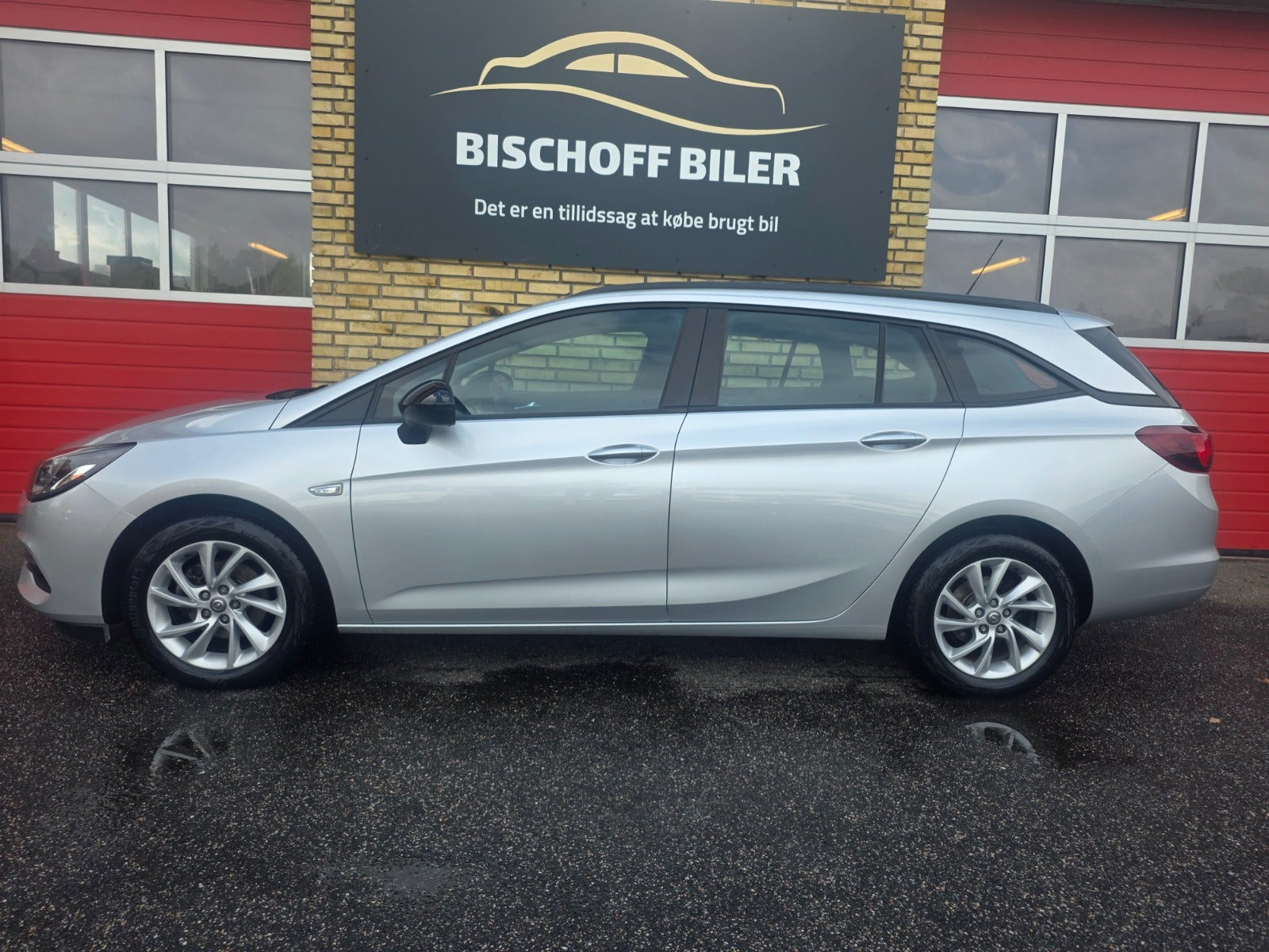 Sølv Opel Astra fra 2021