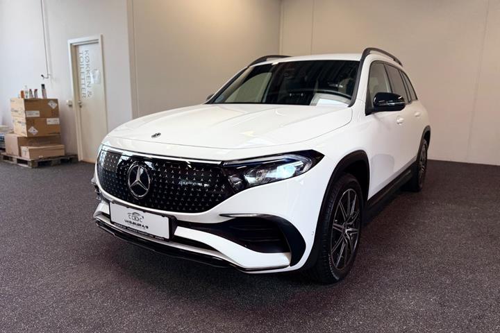 Hvid Mercedes EQB300 fra 2025