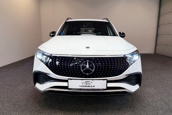 Hvid Mercedes EQB300 fra 2025