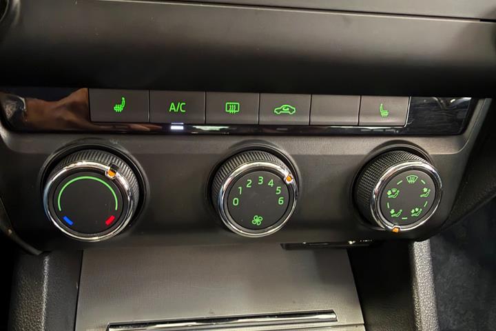 Sort Skoda Octavia fra 2017