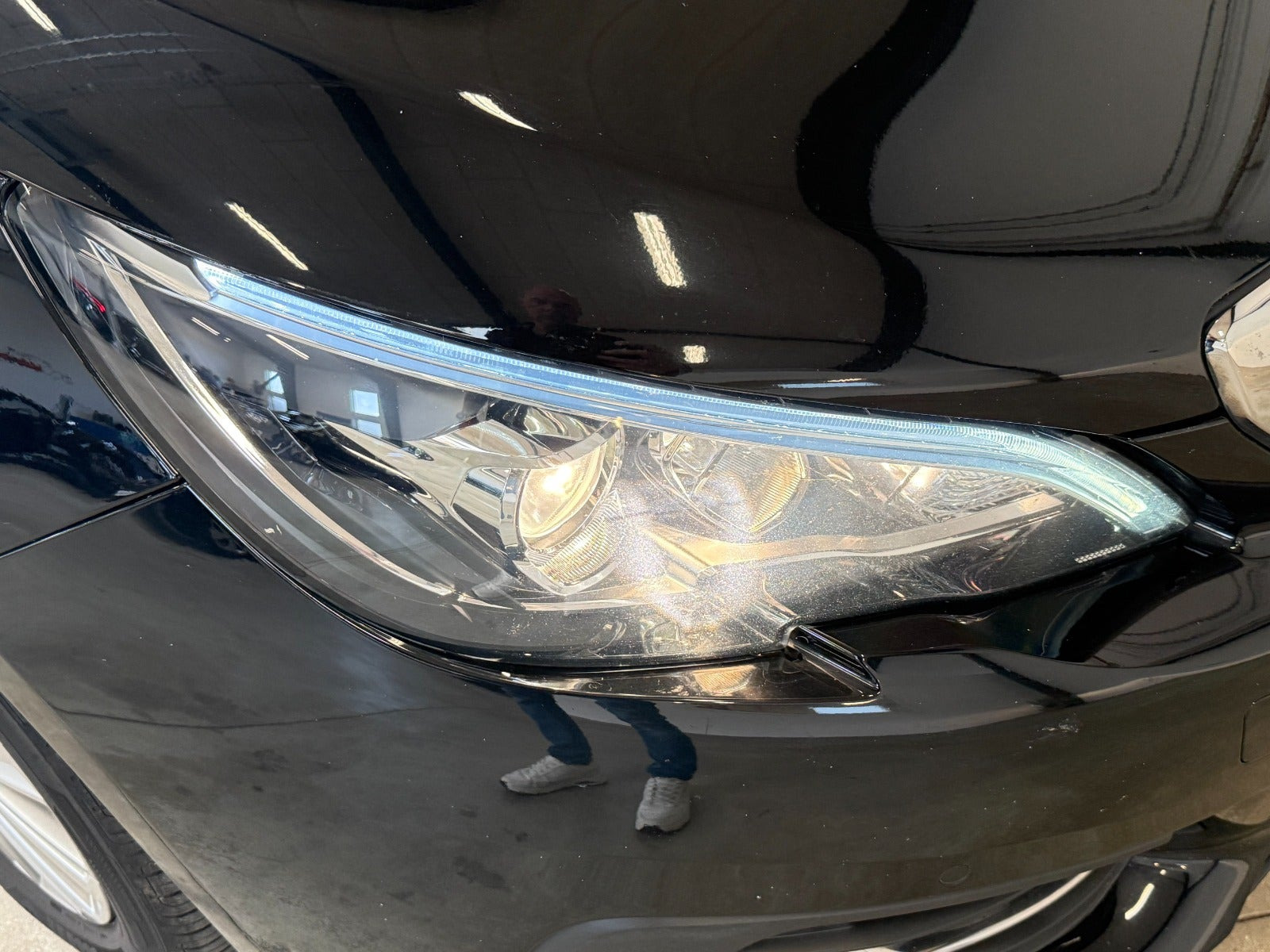 Sort Peugeot 308 fra 2019