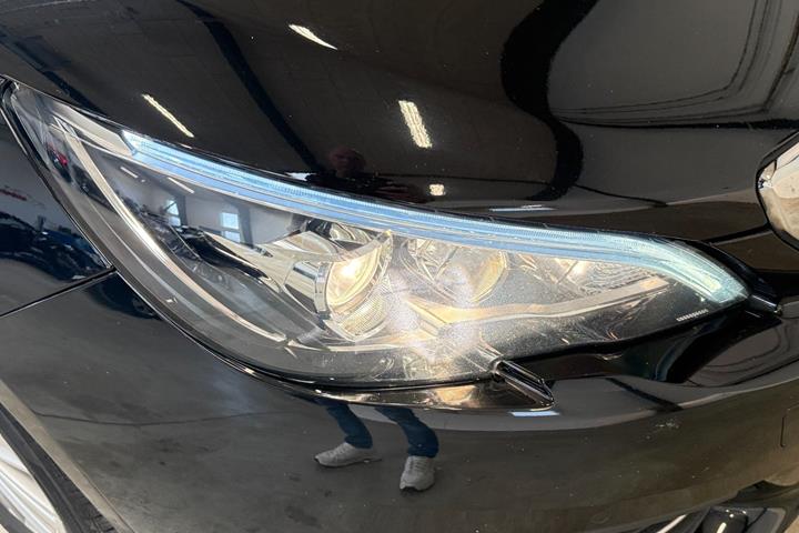 Sort Peugeot 308 fra 2019