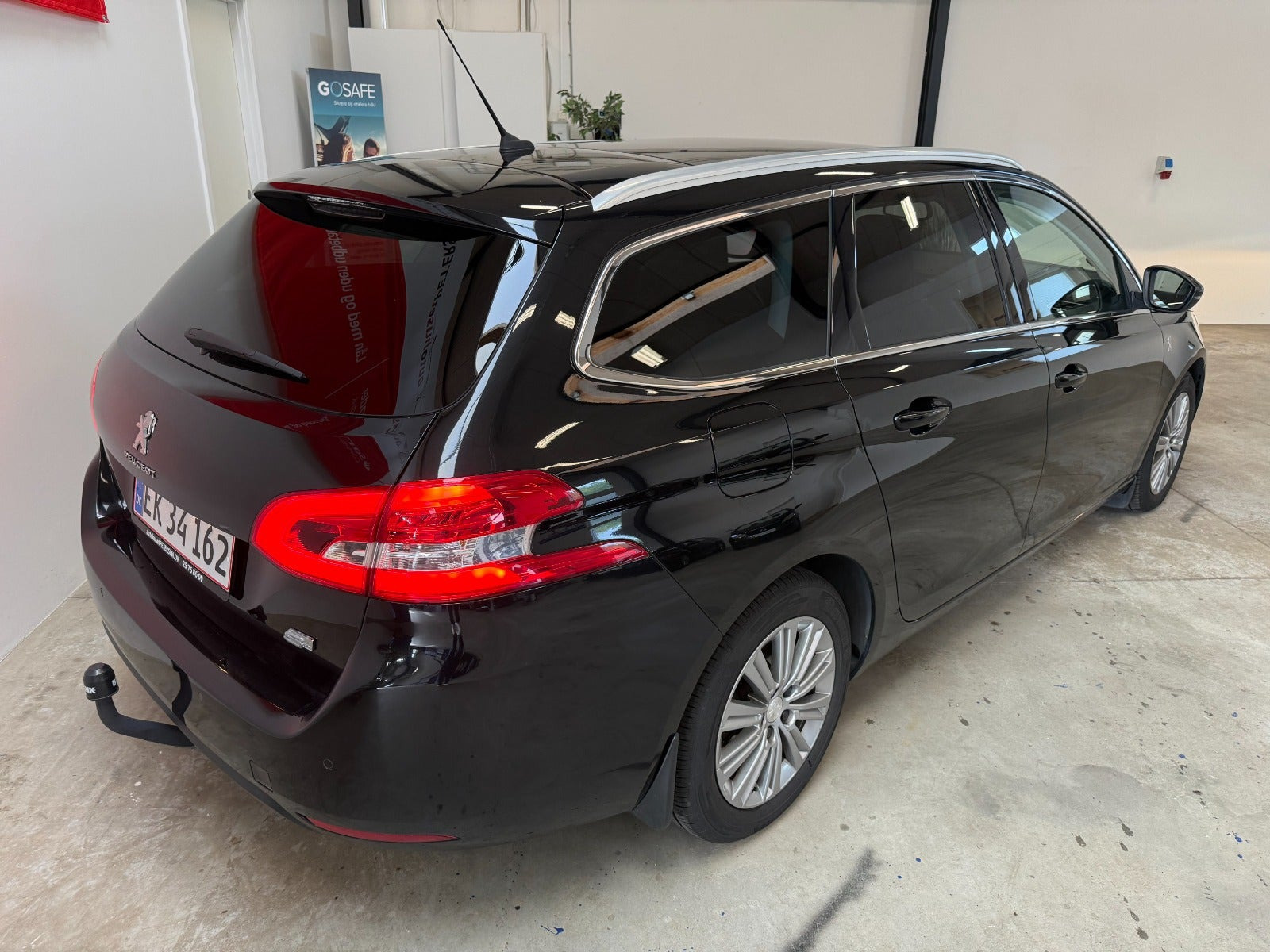 Sort Peugeot 308 fra 2019